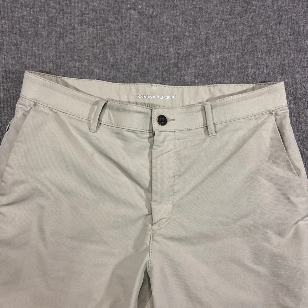 Banana Republic Core Temp Chino Pants Mens 34x32 Beige Slim Fit Performance